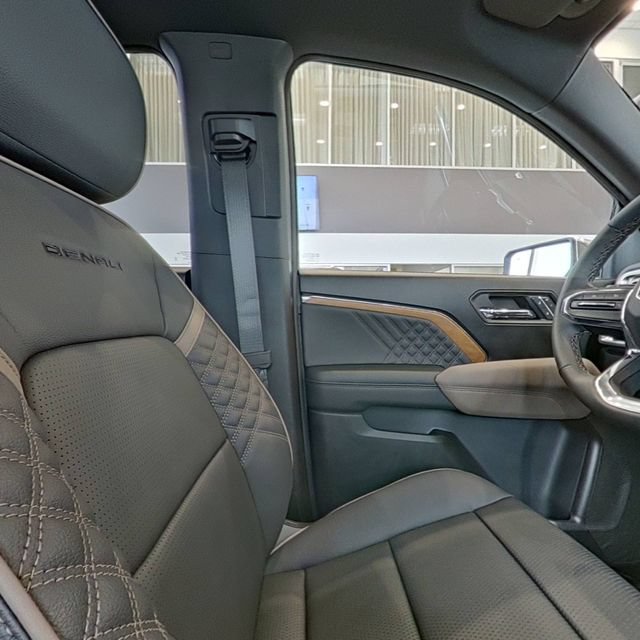 New 2026 GMC Canyon Denali AWD/4WD image 34