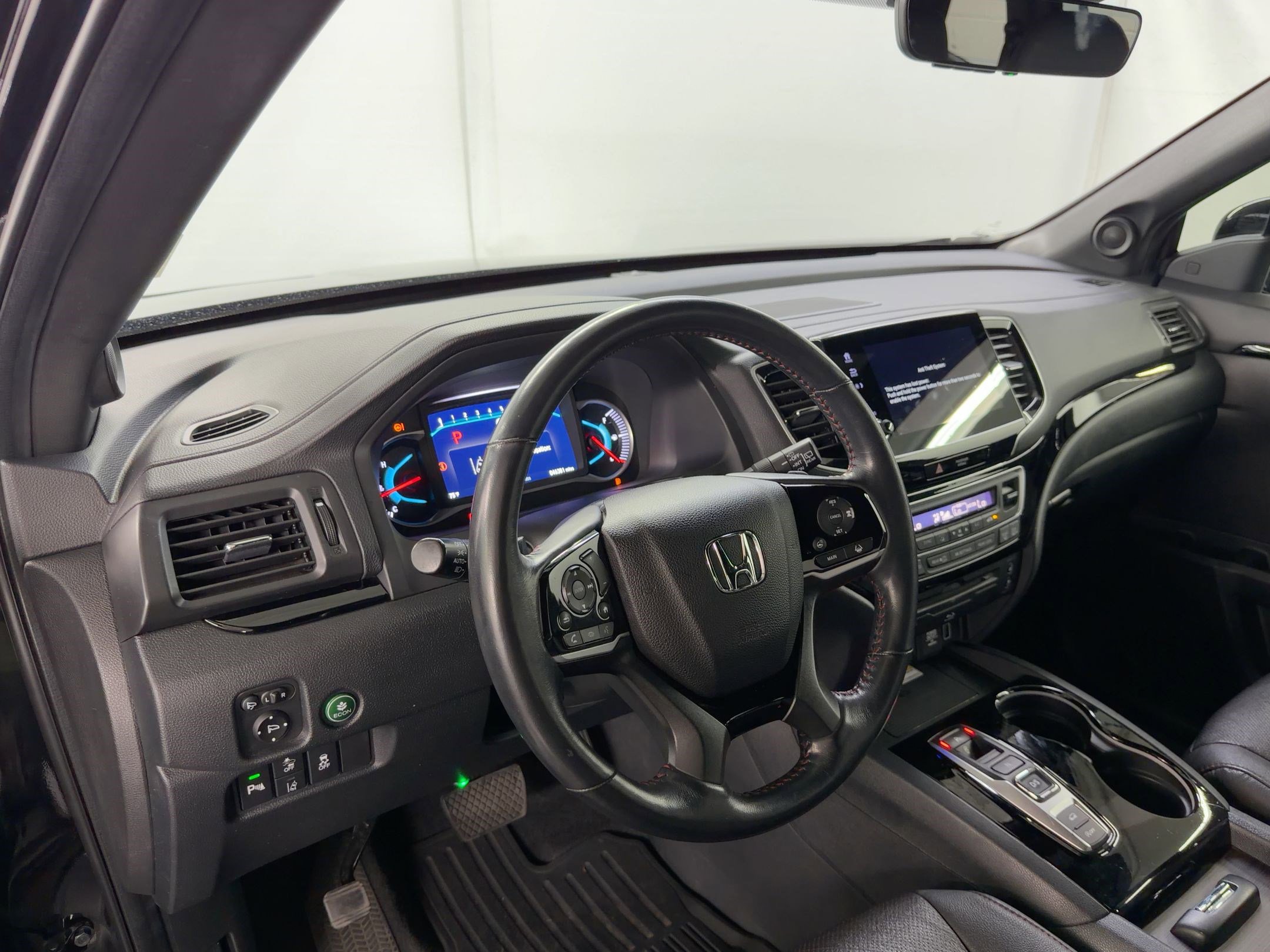 Certified 2022 Honda Pilot Black Edition image 4