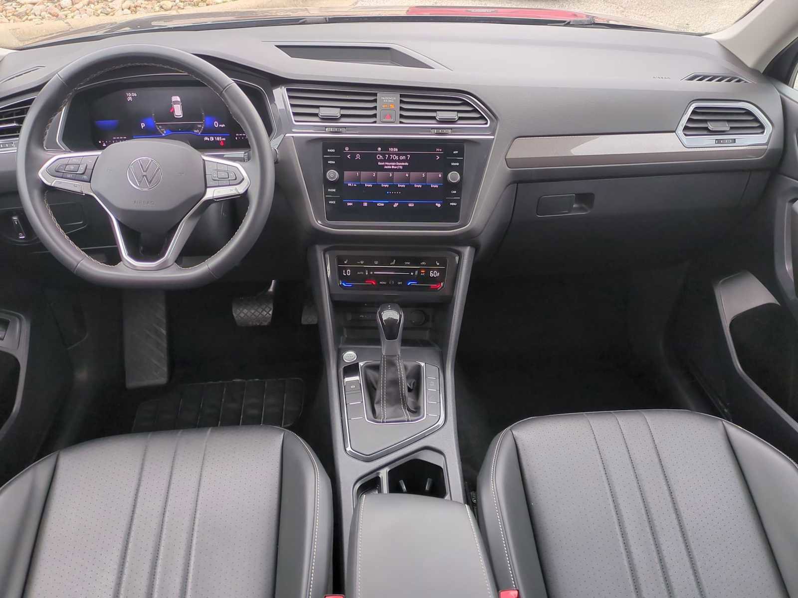 Used 2024 Volkswagen Tiguan SE image 19