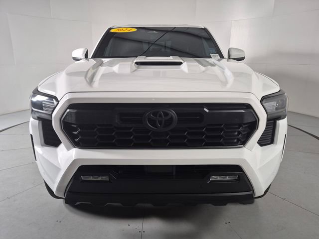 Used 2024 Toyota Tacoma TRD Sport w/ TRD Sport Upgrade Package AWD/4WD image 7