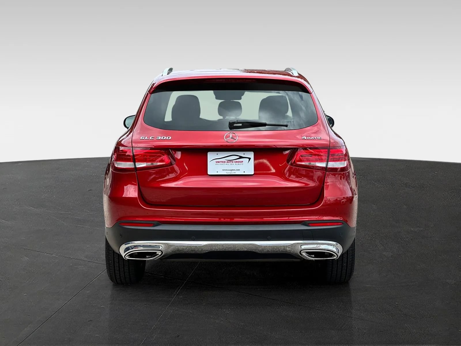 Used 2018 Mercedes-Benz GLC 300 4MATIC w/ Premium Package image 6