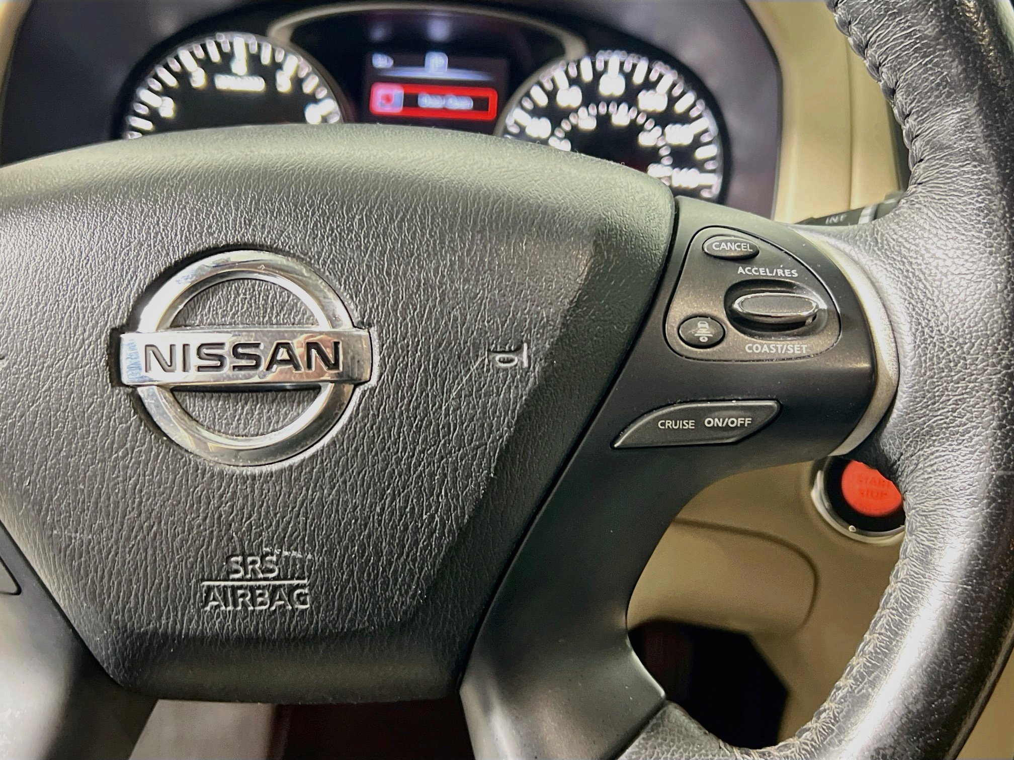 Used 2018 Nissan Pathfinder Platinum FWD image 19