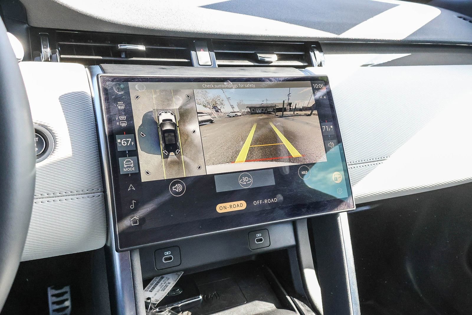 Used 2024 Land Rover Discovery Sport Dynamic SE image 31