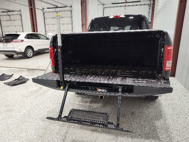 Used 2017 Ford F150 XLT w/ Equipment Group 302A Luxury AWD/4WD image 5