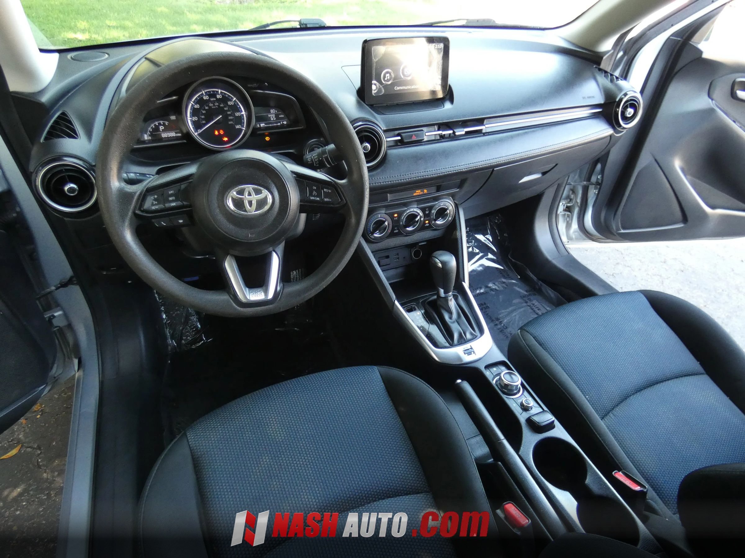 Used 2019 Toyota Yaris LE FWD image 23