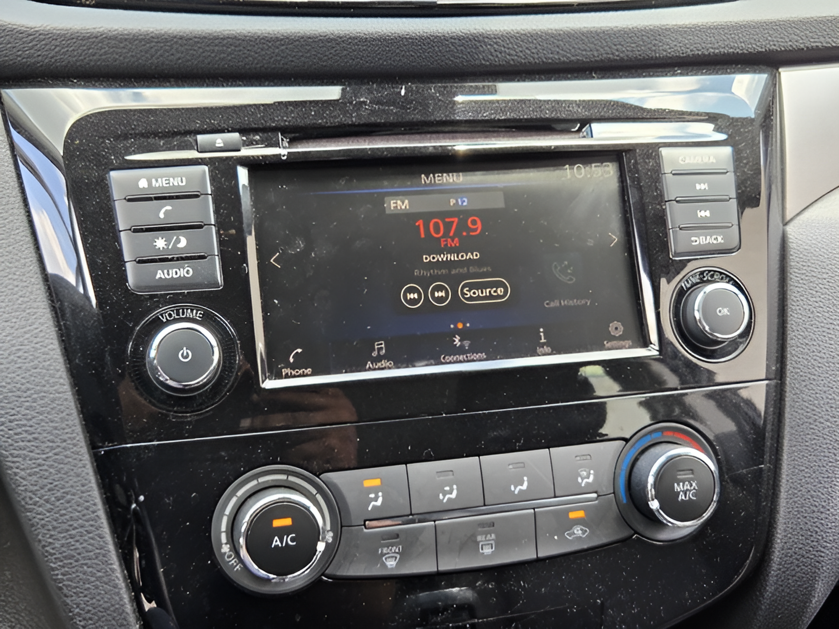 Used 2021 Nissan Rogue Sport S FWD image 13