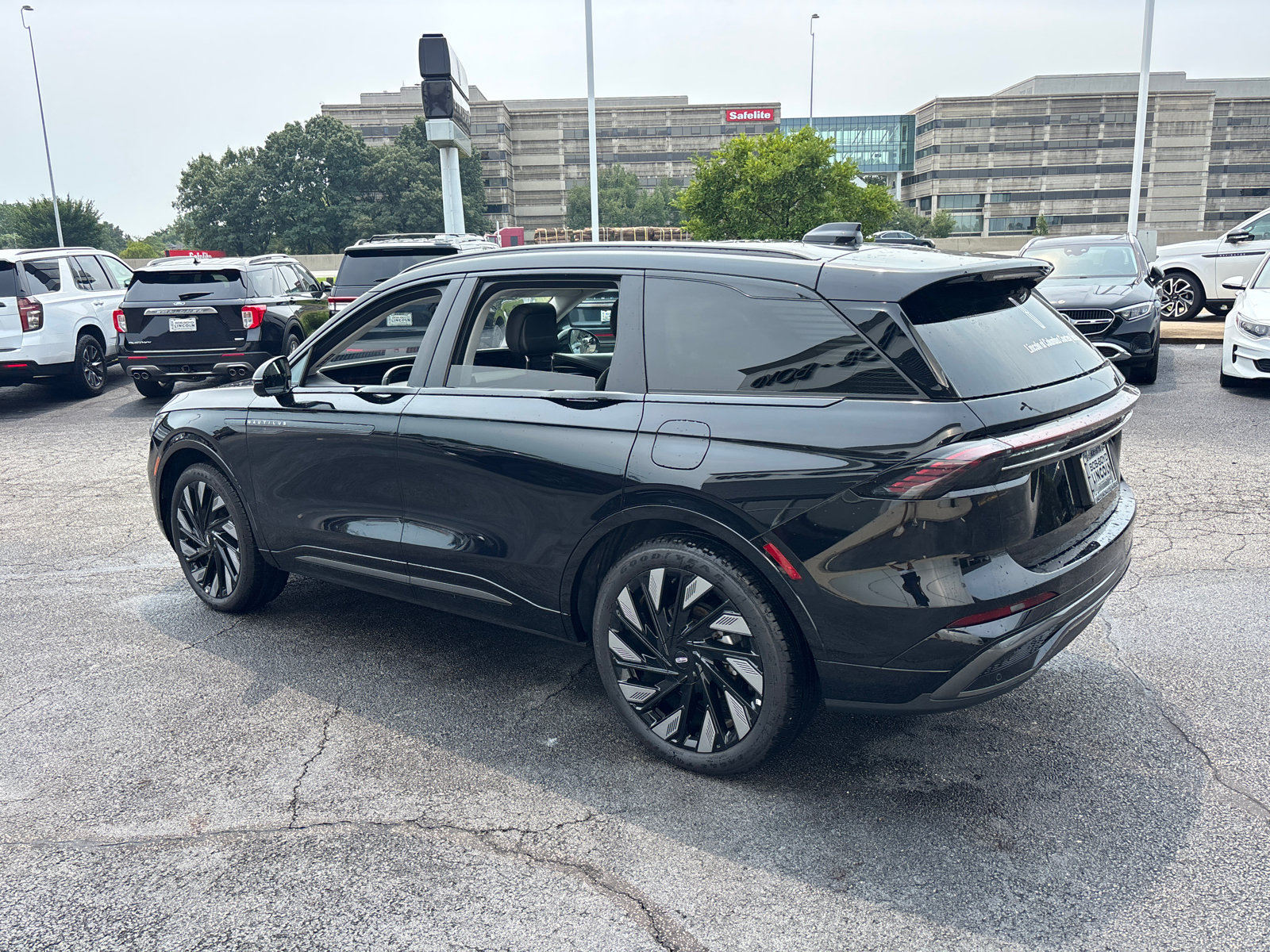 New 2026 Lincoln Nautilus Reserve w/ Jet Appearance Package AWD/4WD image 5