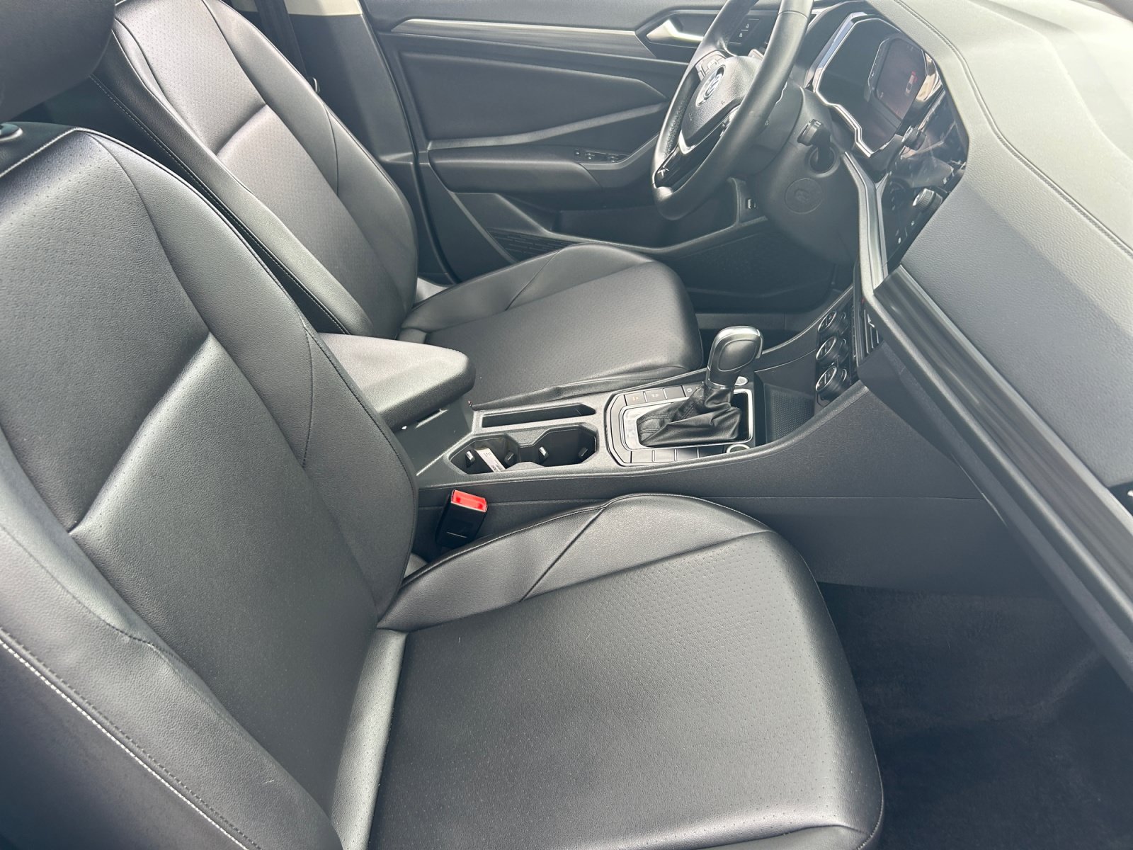 Used 2019 Volkswagen Jetta SEL w/ Cold Weather Package FWD image 18