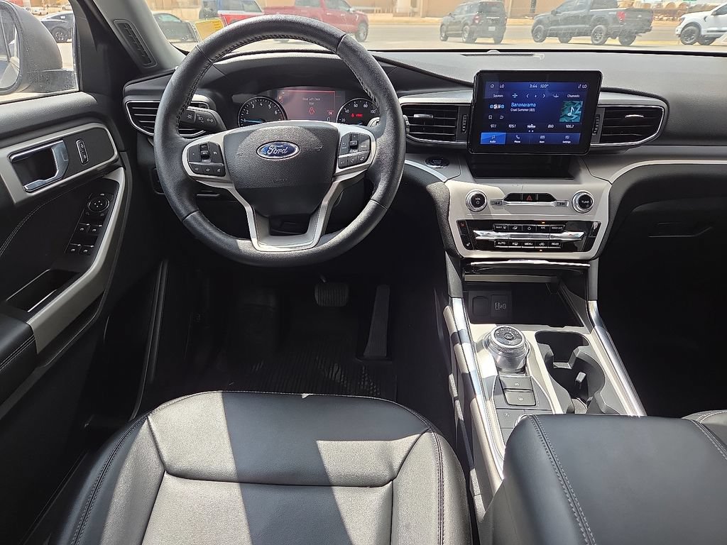 Used 2024 Ford Explorer XLT w/ Equipment Group 202A AWD/4WD image 19