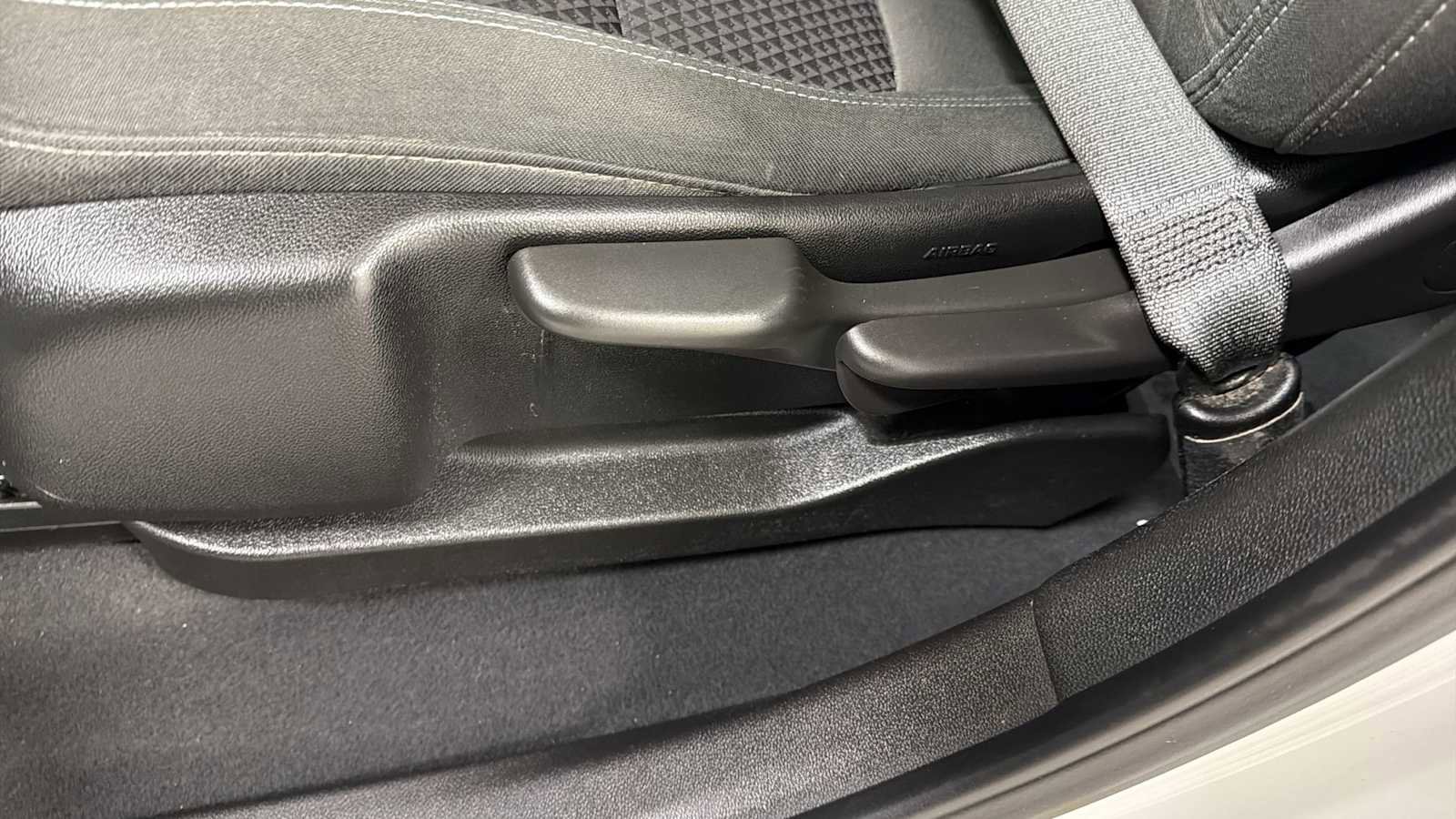 Used 2023 Chevrolet Bolt EUV LT w/ Driver Confidence Package FWD image 14