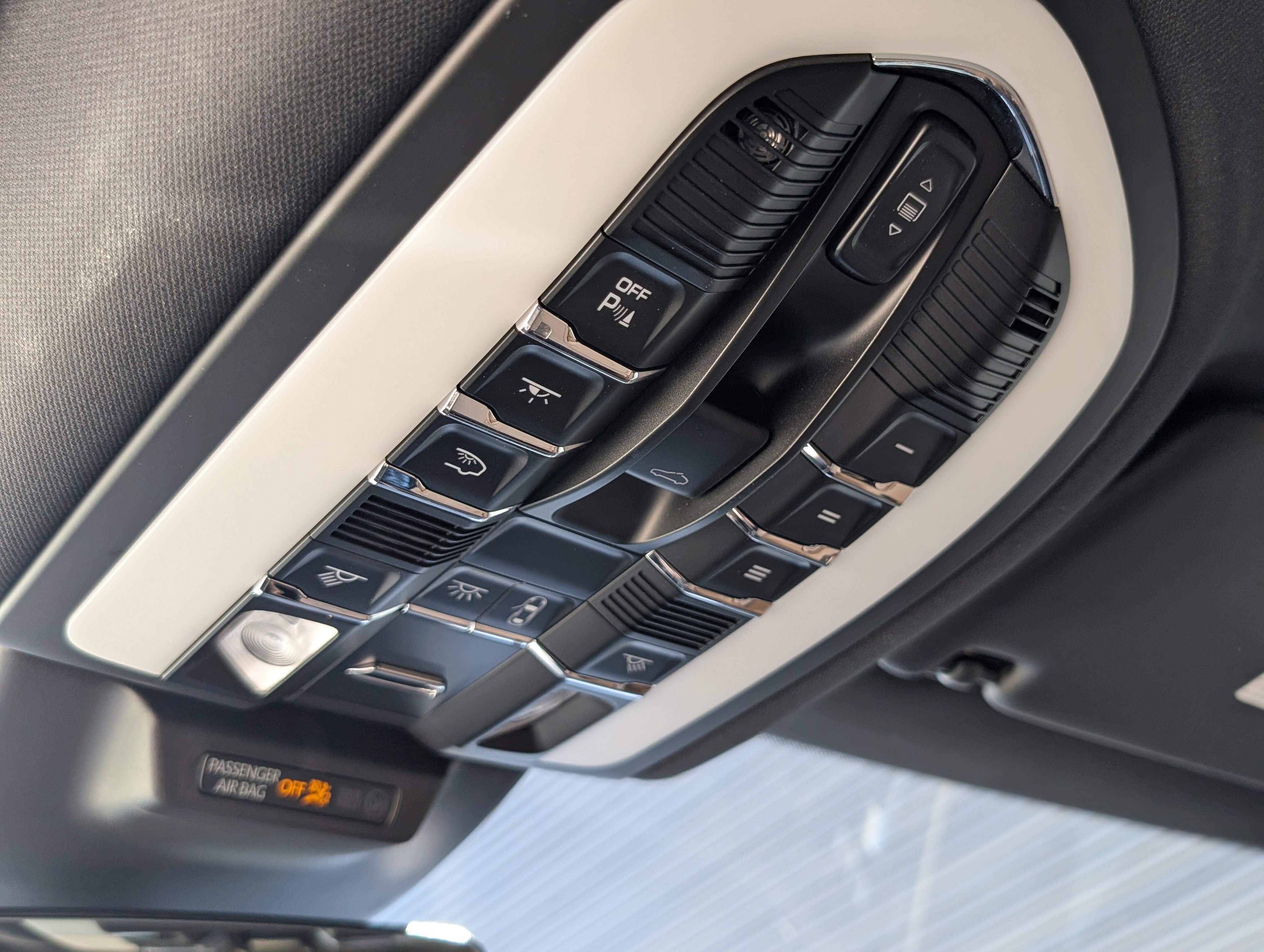 Certified 2024 Porsche Macan S image 41