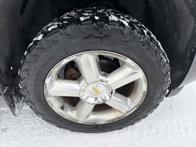 Used 2013 Chevrolet Avalanche LT image 4