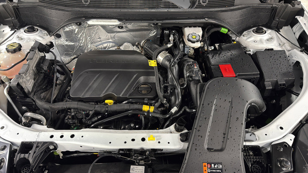 Used 2025 Chevrolet Trax LT w/ LT Convenience Package image 37