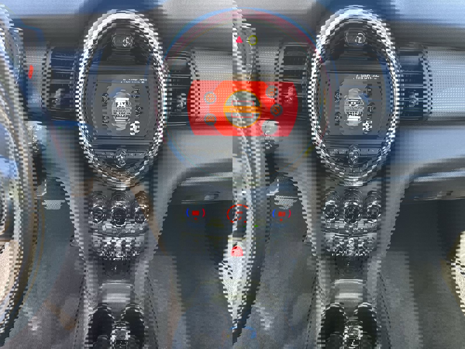 Used 2020 MINI Cooper 2-Door Hardtop image 12