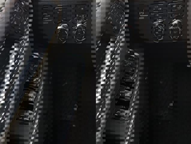 Used 2025 GMC Sierra 1500 SLT w/ SLT Premium Plus Package image 29