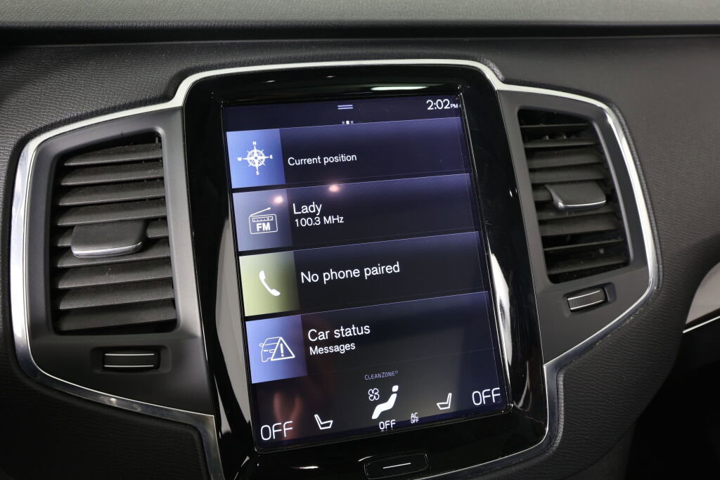 Used 2016 Volvo XC90 T6 Momentum w/ Momentum Plus Package image 31