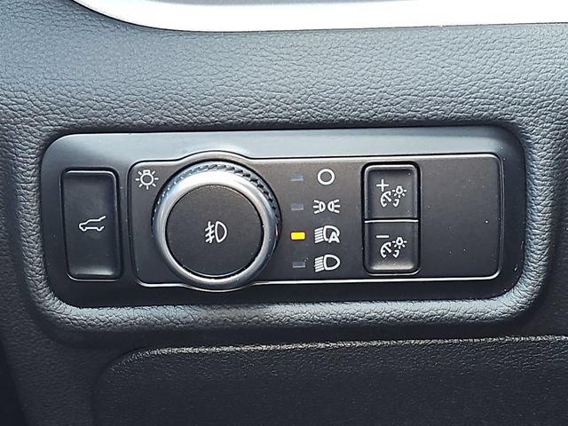 Used 2024 Ford Explorer XLT w/ Equipment Group 202A AWD/4WD image 19