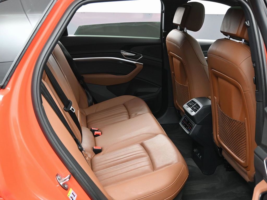 Used 2022 Audi e-tron Premium Plus w/ Premium Plus Package image 36