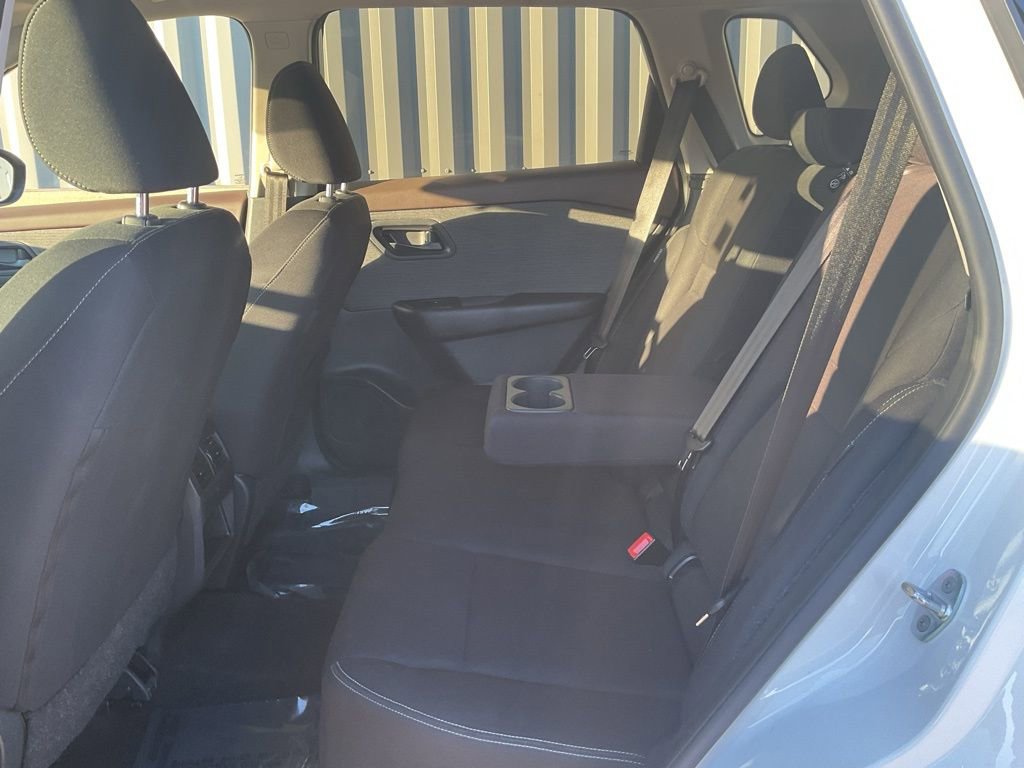 Used 2023 Nissan Rogue S image 17