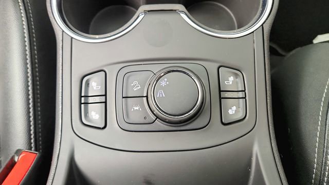 Used 2024 GMC Terrain SLT image 14
