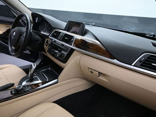 Used 2017 BMW 320i xDrive Sedan image 21