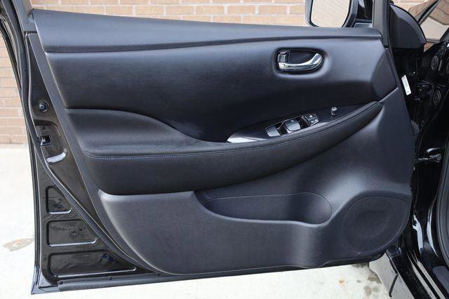 Used 2021 Nissan Leaf SV w/ SV Technology Package FWD image 12