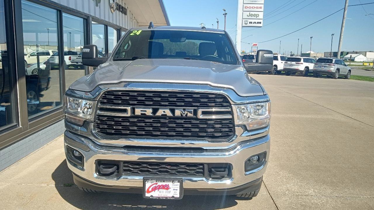 Used 2024 RAM 2500 Big Horn w/ Bed Utility Group image 4