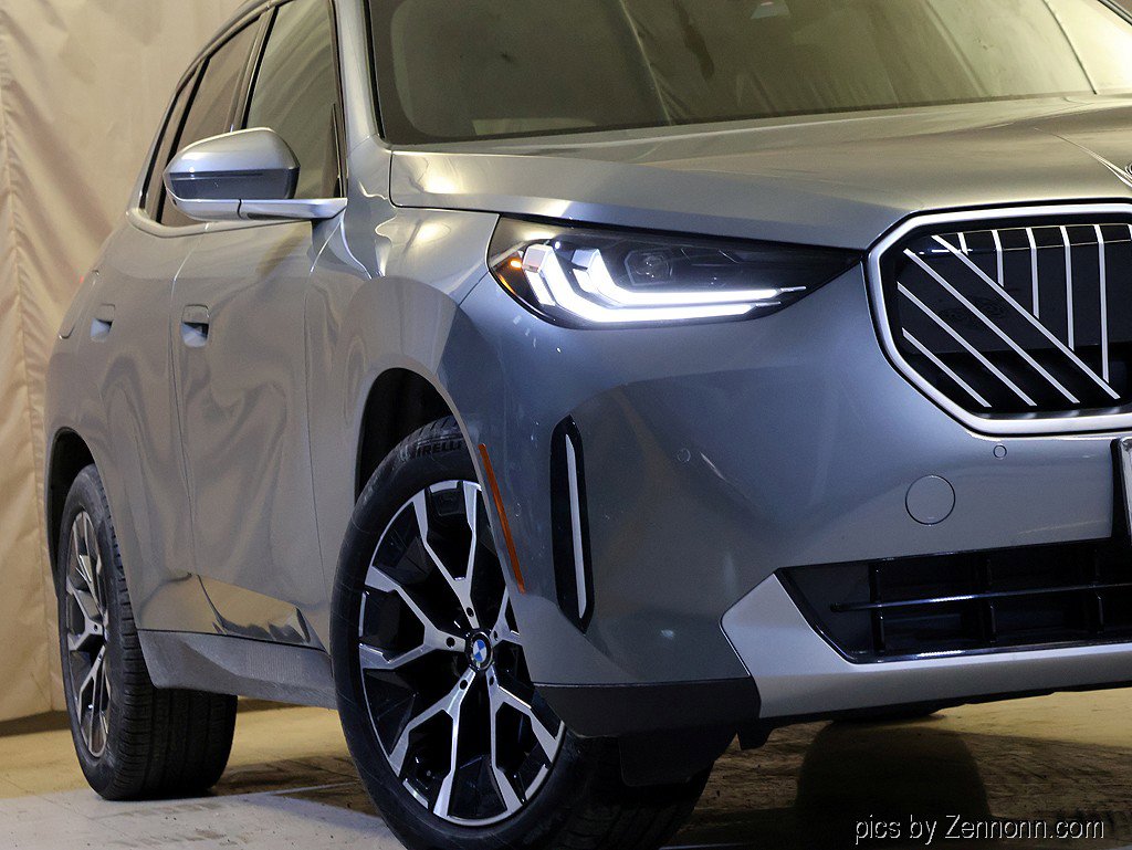 Used 2025 BMW X3 xDrive30i w/ Premium Package image 4