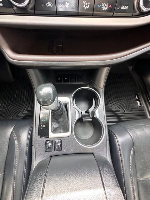 Used 2019 Toyota Highlander XLE FWD image 18