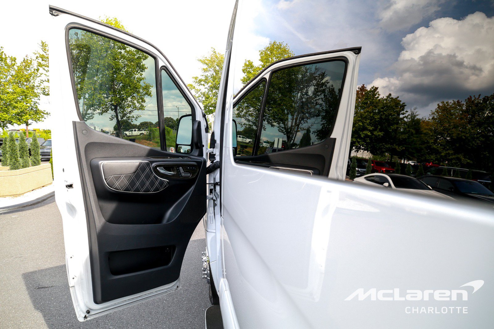 Used 2023 Mercedes-Benz Sprinter 3500 image 10