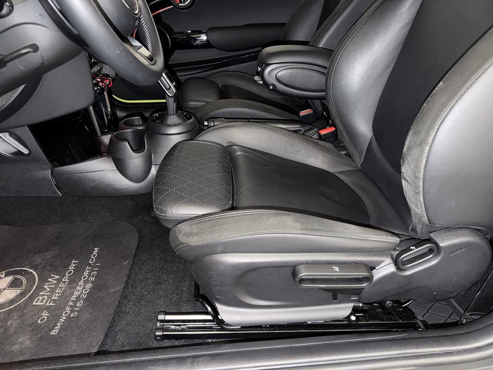 Used 2023 MINI Cooper S w/ Signature Upholstery Package FWD image 10
