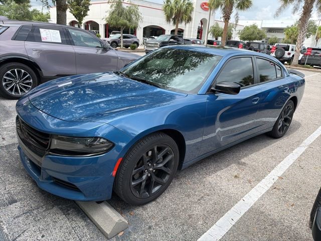 Used 2022 Dodge Charger SXT w/ Driver Convenience Group RWD image 3