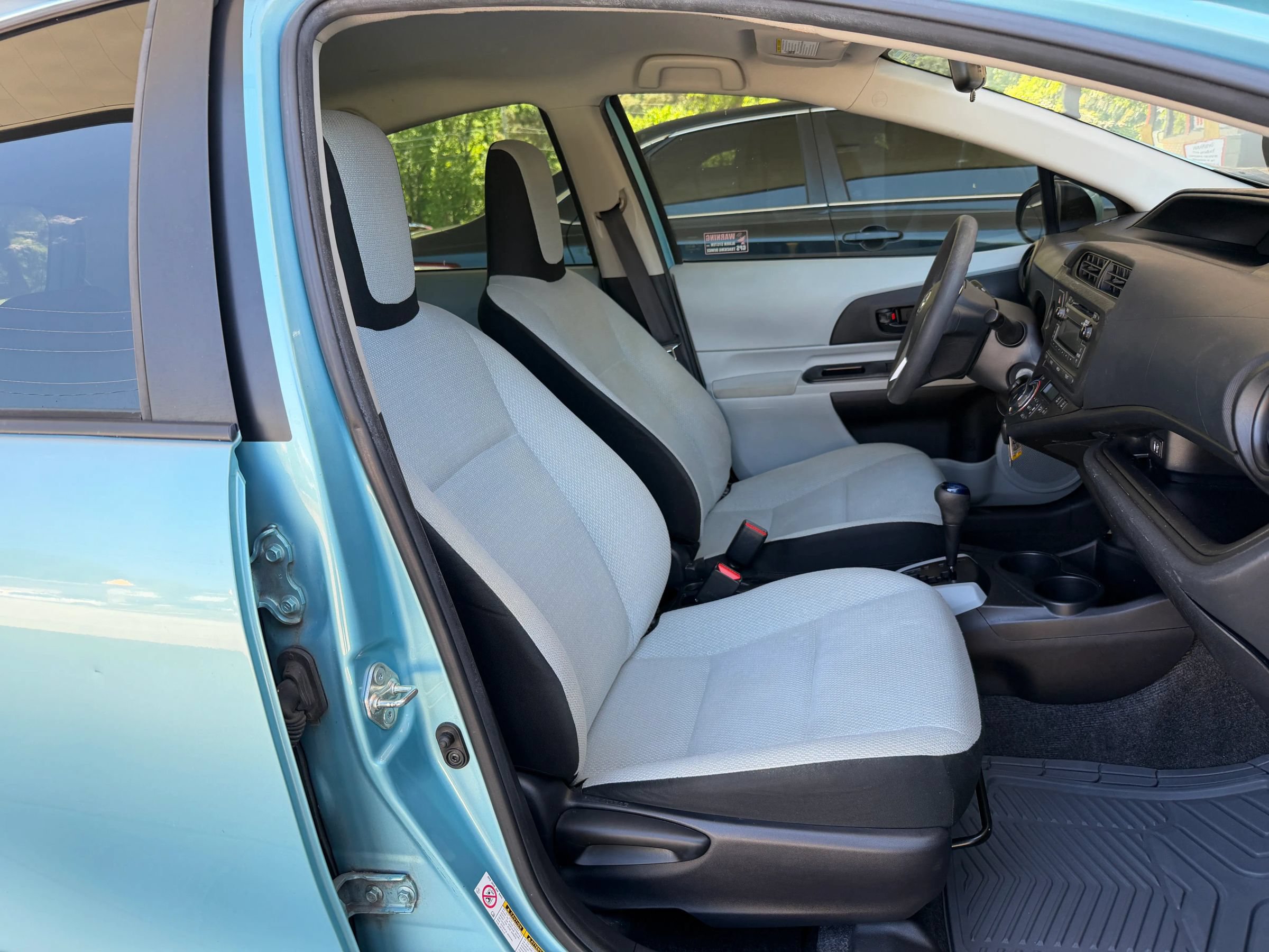 Used 2014 Toyota Prius C One FWD image 10