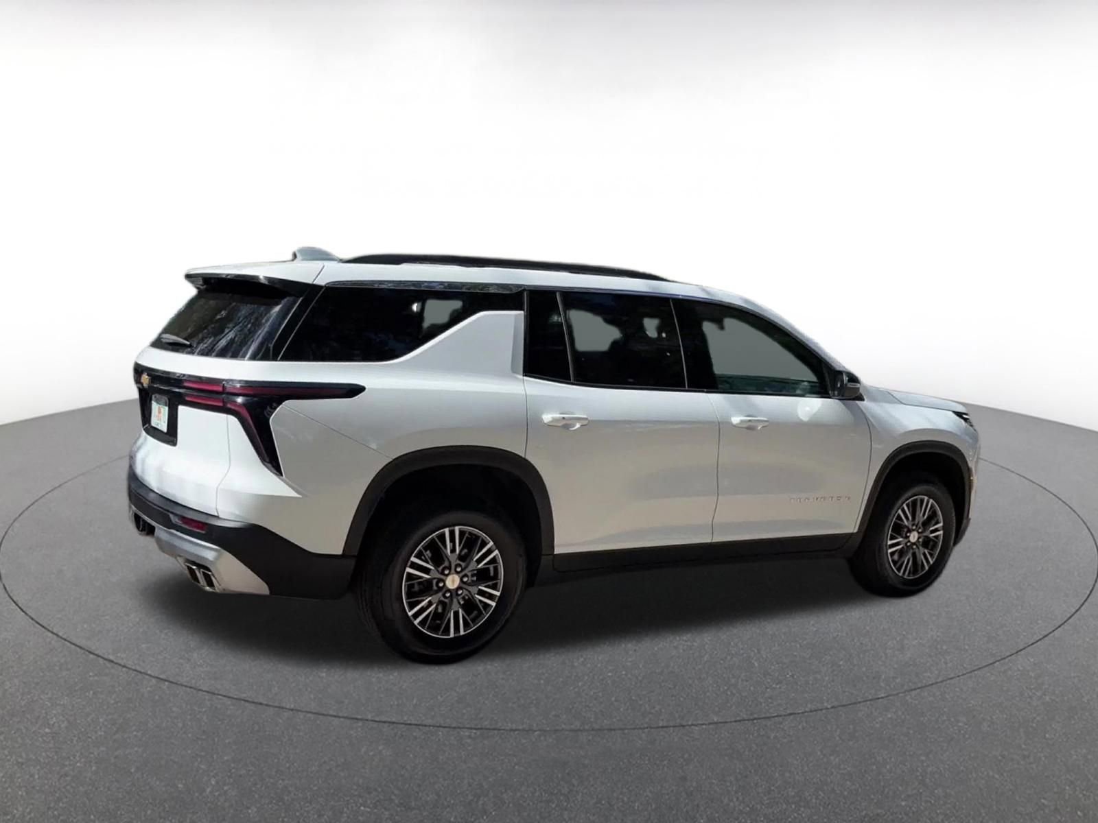 Used 2025 Chevrolet Traverse LT image 22