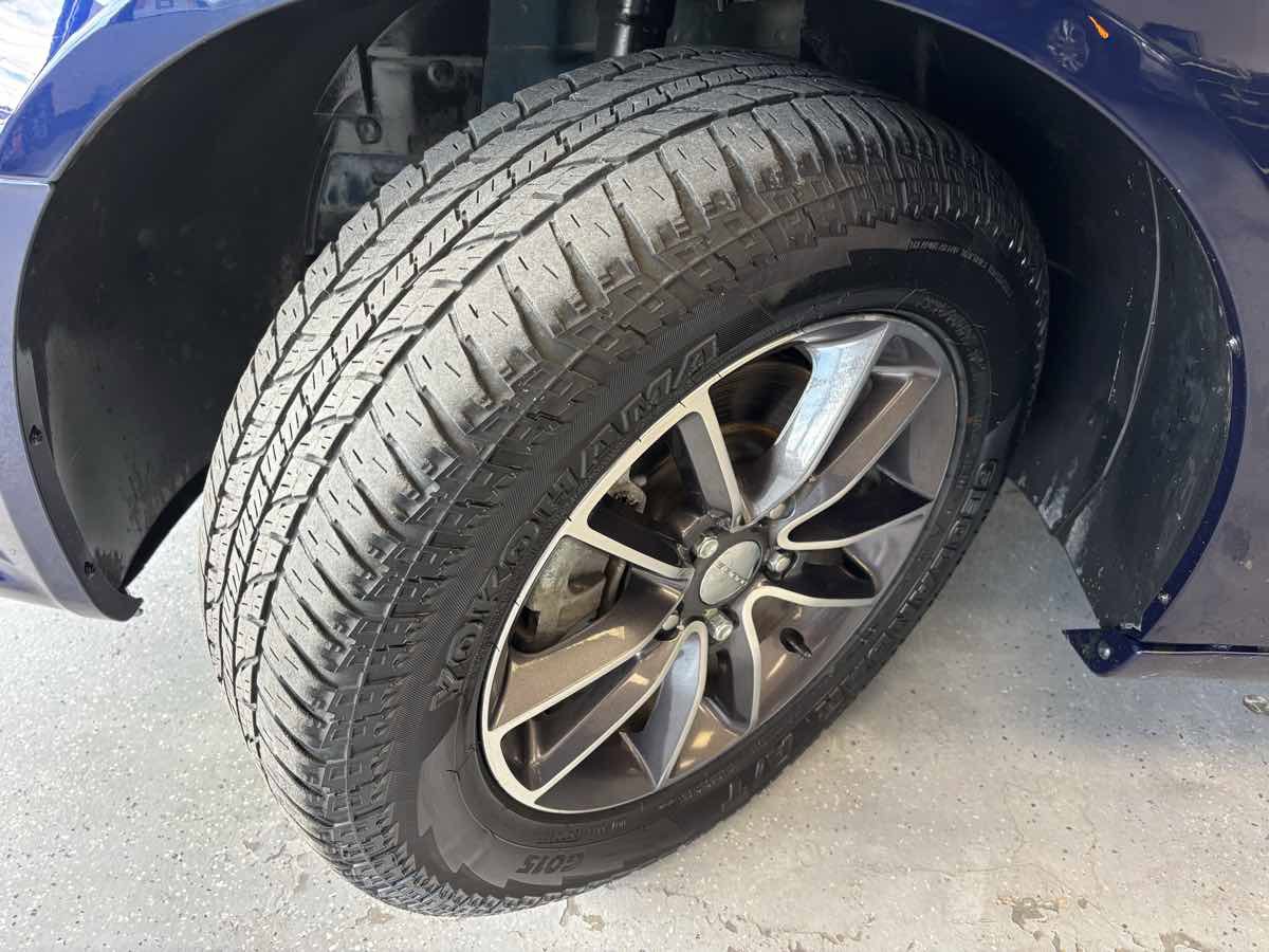 Used 2017 Dodge Grand Caravan SXT image 28