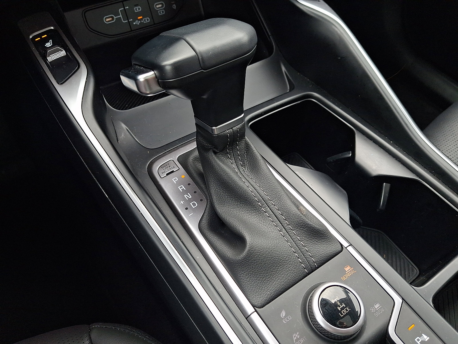 Certified 2025 Kia Sorento S w/ Panoramic Sunroof Package image 15