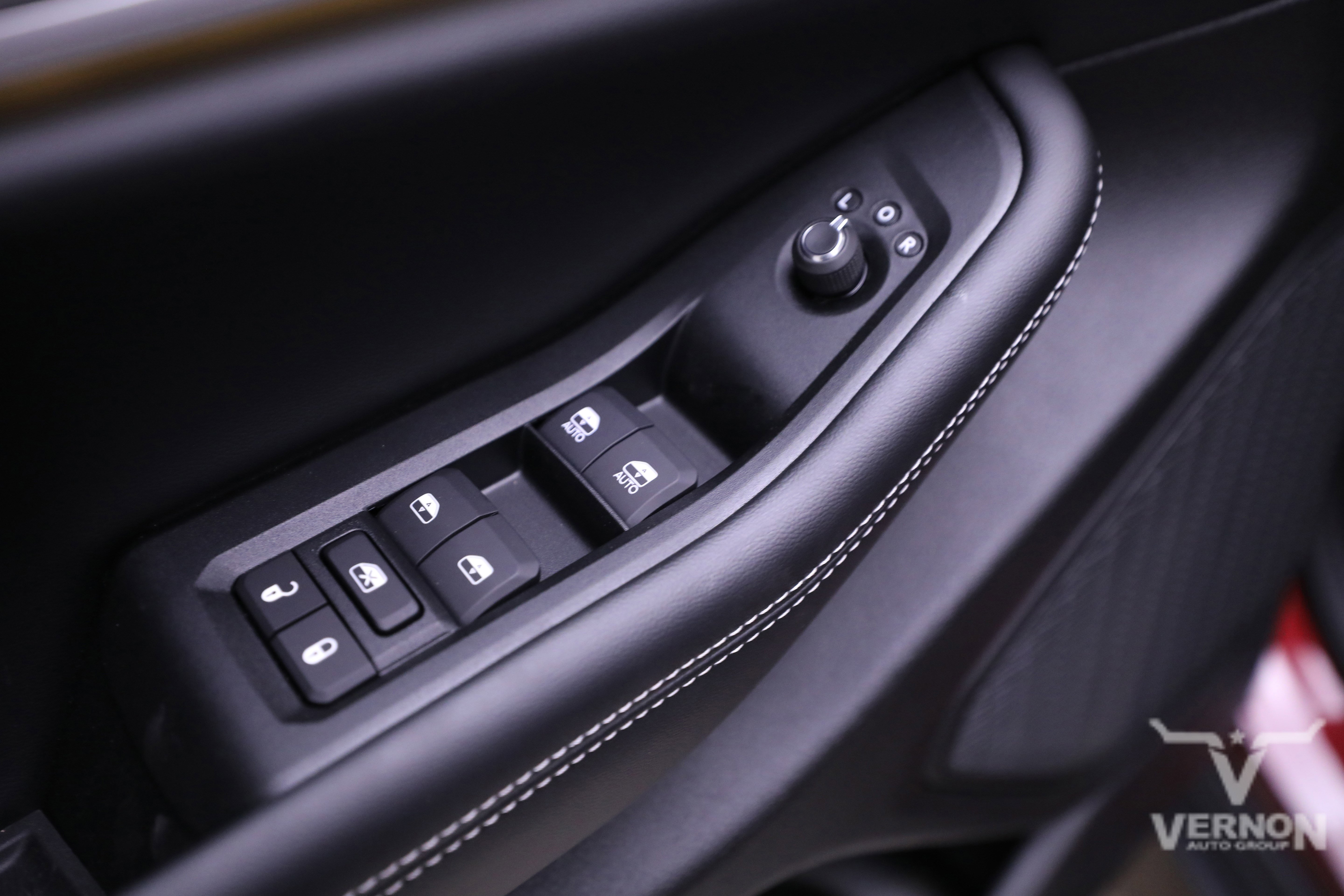 New 2025 Jeep Grand Cherokee L Limited w/ Black Appearance Package image 18