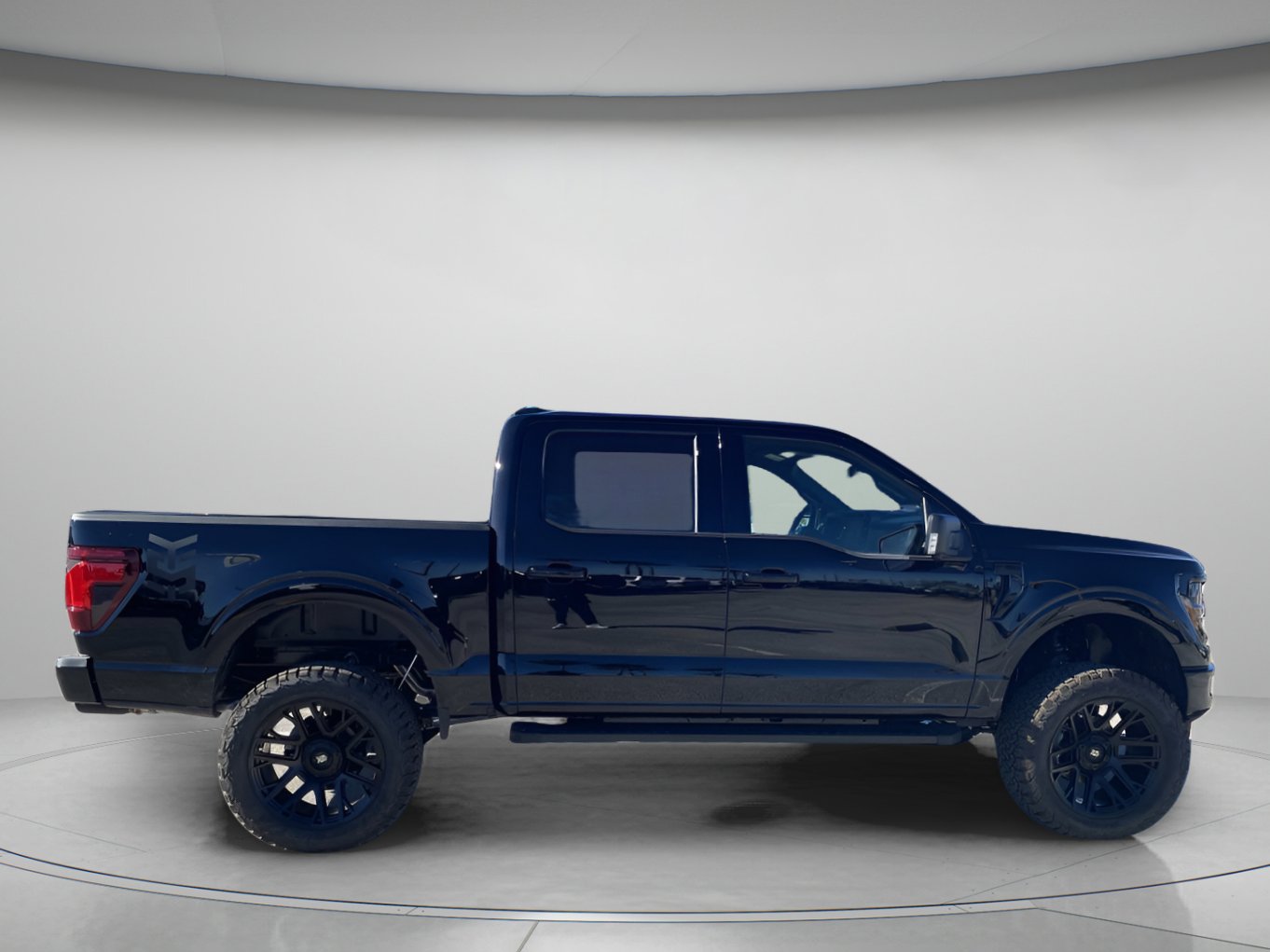 New 2025 Ford F150 XLT w/ Equipment Group 302A MID image 2