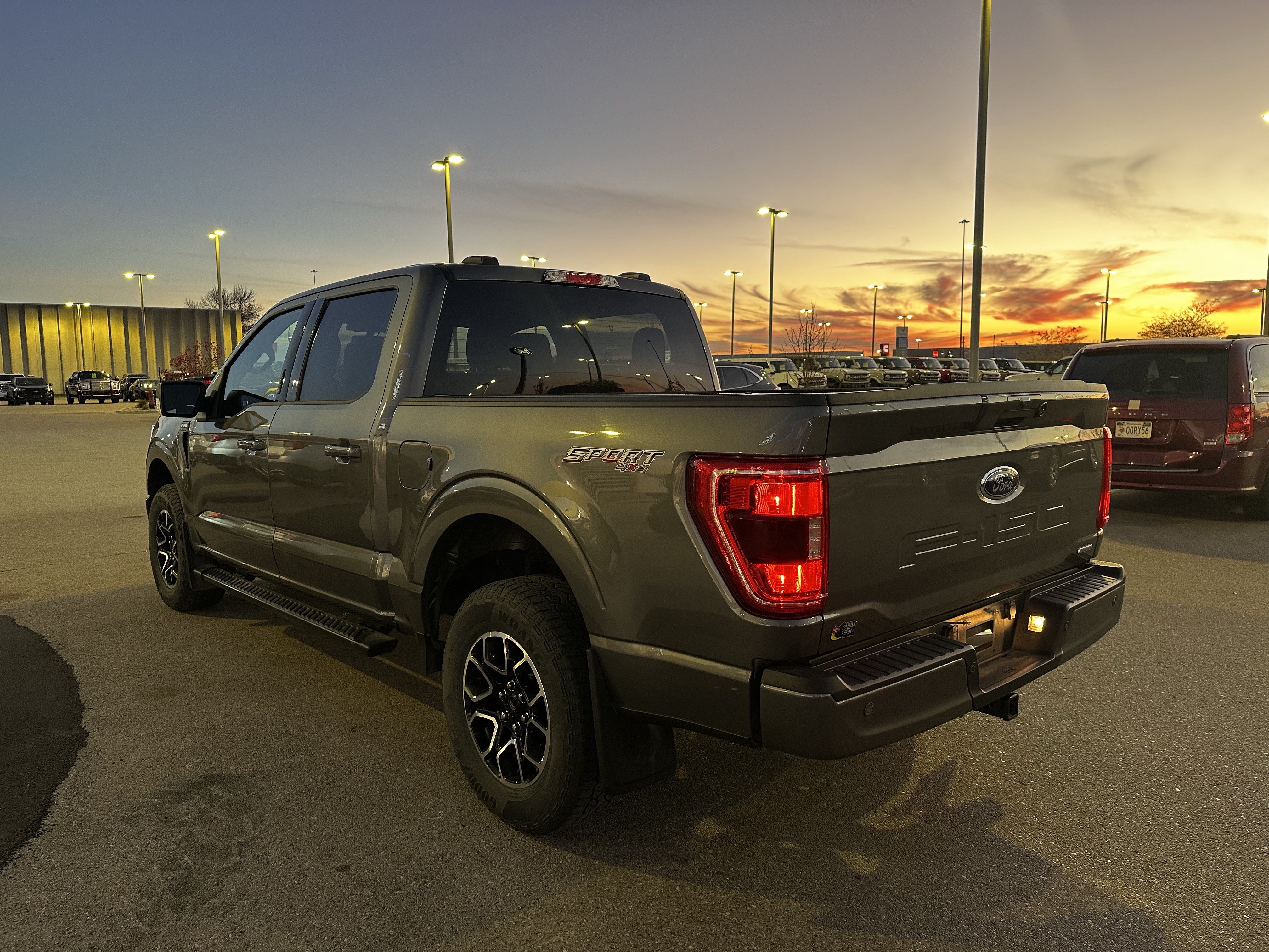 Used 2022 Ford F150 XLT w/ Equipment Group 302A High AWD/4WD image 4
