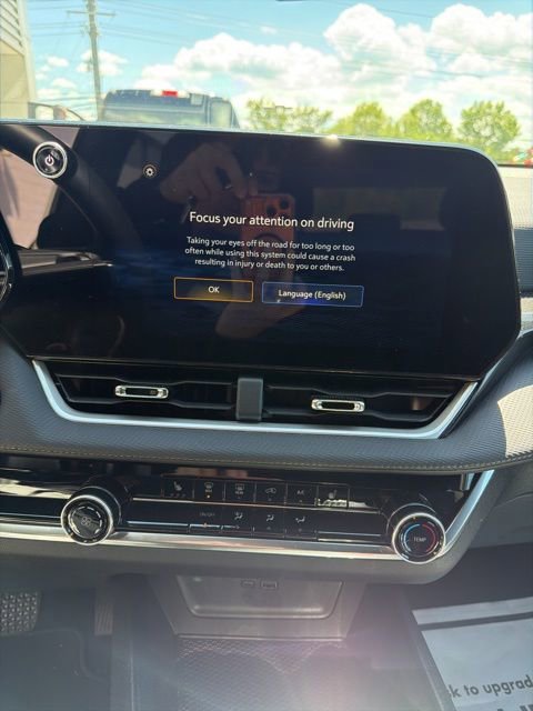 Used 2026 Chevrolet Equinox LT FWD image 4