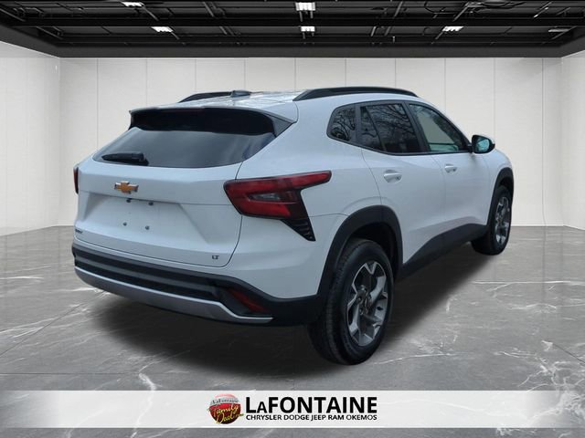 Used 2025 Chevrolet Trax LT FWD image 8