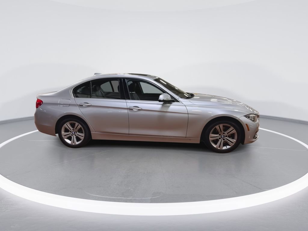 Used 2017 BMW 330i xDrive Sedan image 9