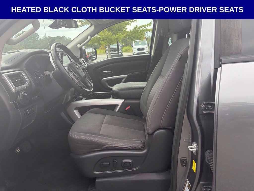 Used 2021 Nissan Titan SV w/ SV Convenience Package RWD image 3
