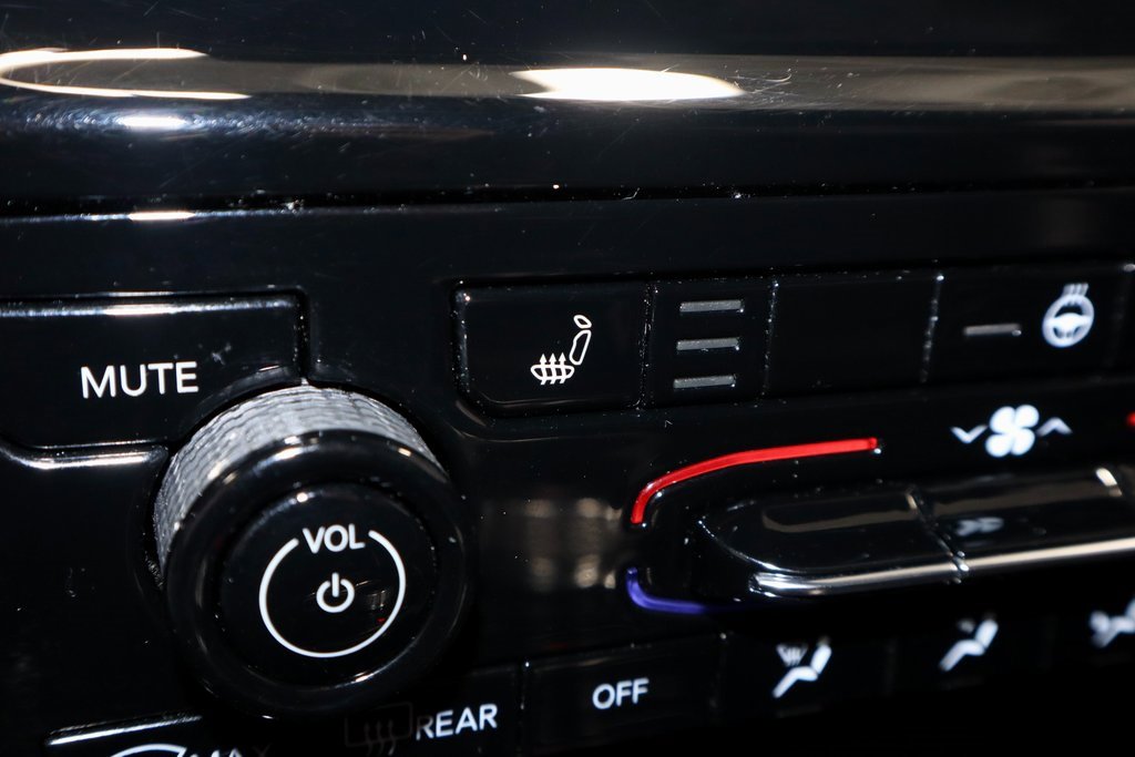 Used 2024 Jeep Grand Cherokee L Laredo image 5