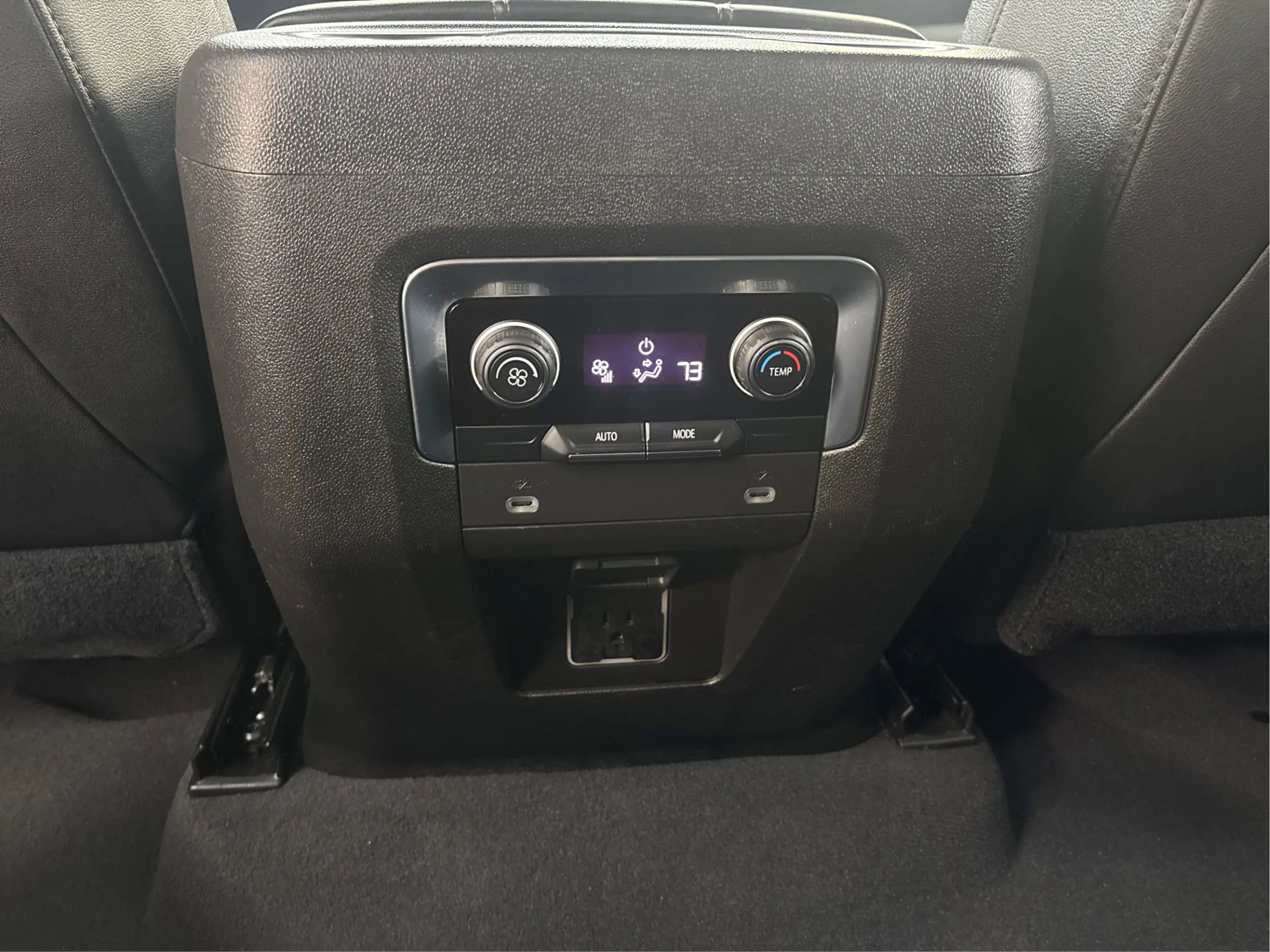 Used 2021 Chevrolet Suburban LT AWD/4WD image 28