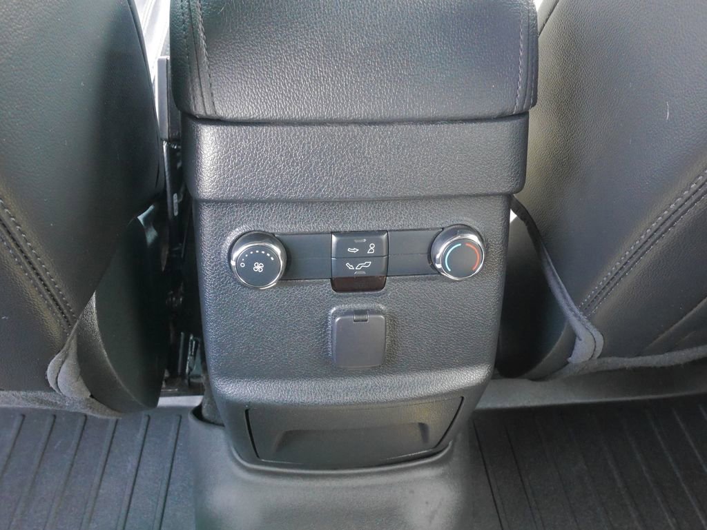 Used 2018 Ford Explorer XLT w/ Equipment Group 202A image 20