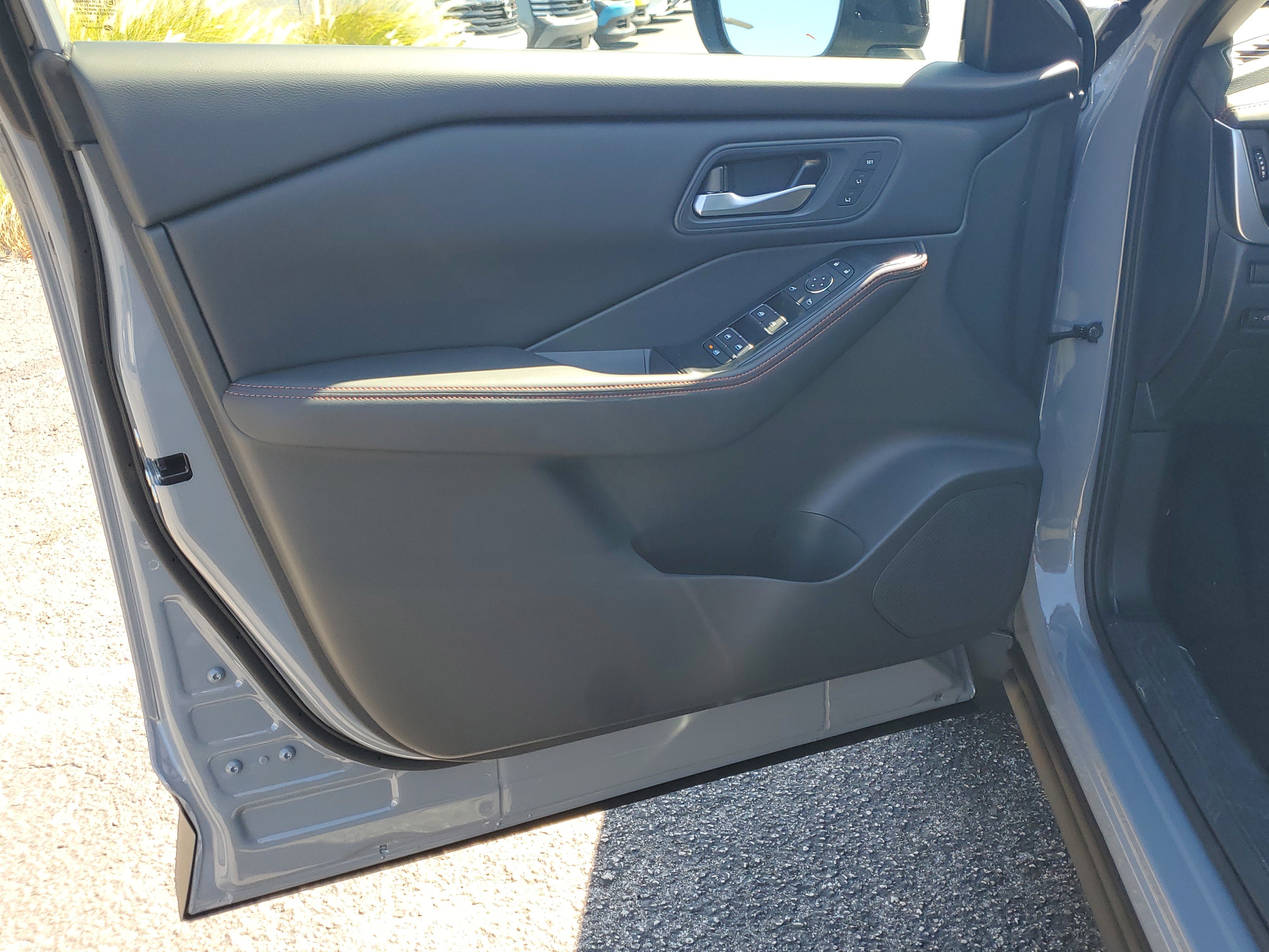 New 2026 Nissan Rogue SV image 10