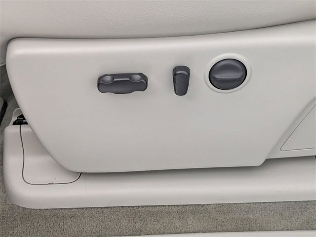 Used 2013 GMC Sierra 2500 SLT w/ SLT Convenience Package image 14