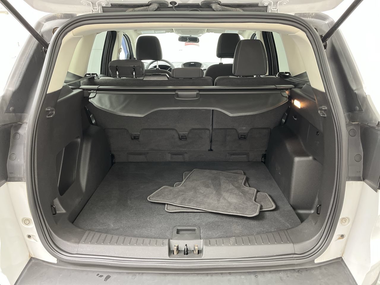 Used 2017 Ford Escape SE AWD/4WD image 24