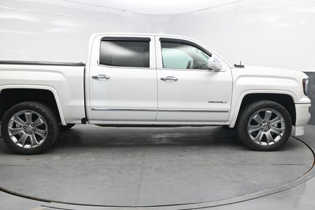 Used 2017 GMC Sierra 1500 Denali w/ Denali Ultimate Package AWD/4WD image 9